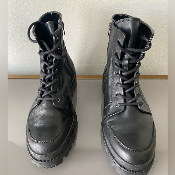 Clean soft leather condition! Men Aldo black boot, size 13 - Picture 4 of 6